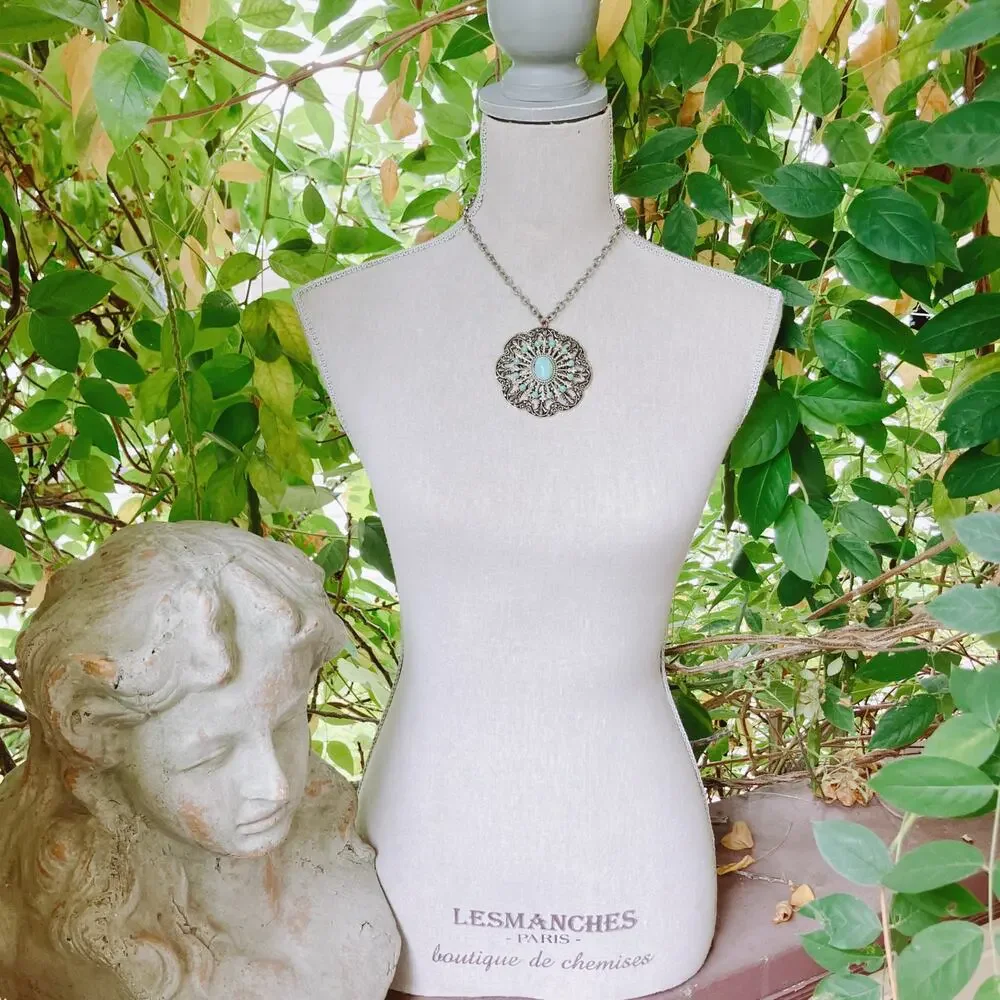 VTG Medallion Pendant Necklace Turquoise Style Cab Boho Southwestern Silver Tone